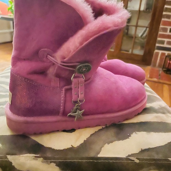 Lavendar UGG Boots adult size 5 - Picture 5 of 16